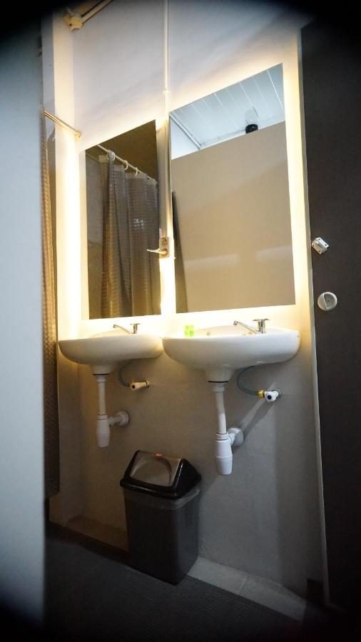 בנדה אקה Lala Hostel מראה חיצוני תמונה