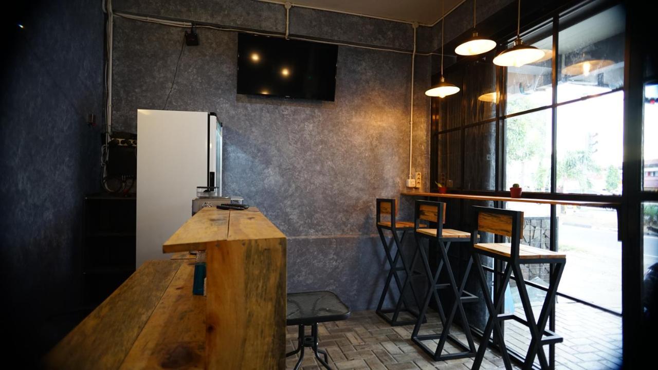 בנדה אקה Lala Hostel מראה חיצוני תמונה